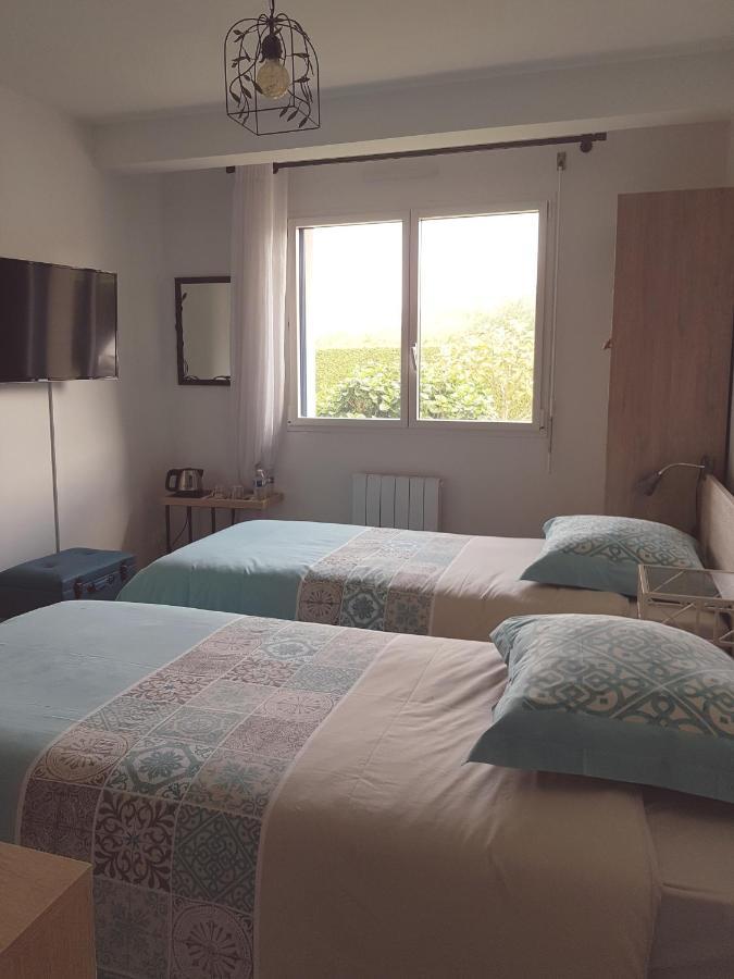 Tikleuziou Bed & Breakfast Lanildut Bagian luar foto