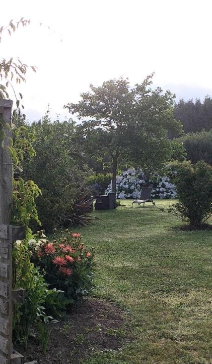Tikleuziou Bed & Breakfast Lanildut Bagian luar foto